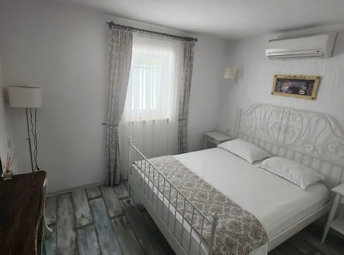 Tarcin Hotel 3*