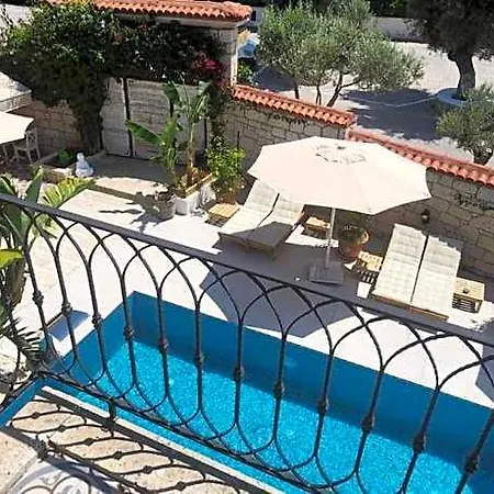 Tarcin Ξενοδοχείο