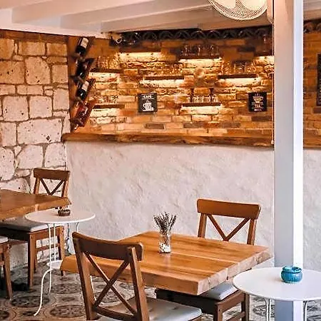 Tarcin Ξενοδοχείο Αλακάτι